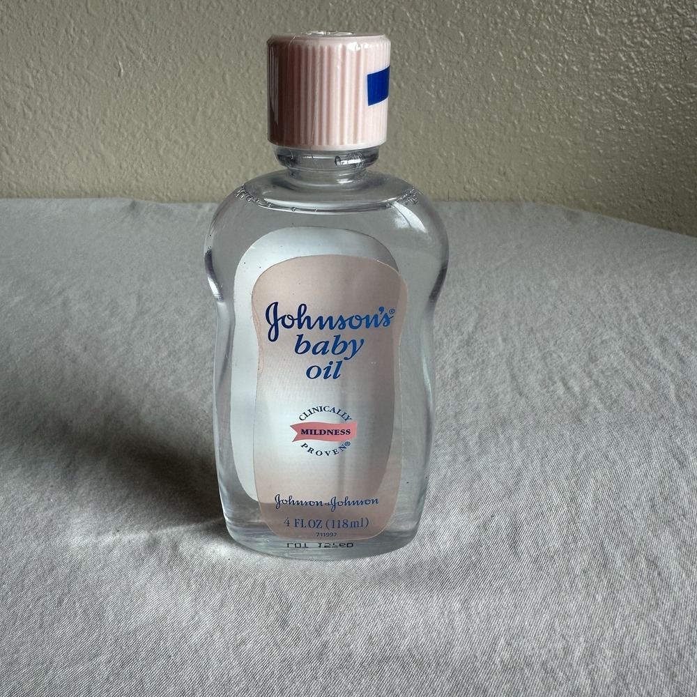 Vintage Johnson's Baby Oil 4‎ fl oz 2004 Bottle NEW & SEALED!
